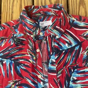 Gap Short Sleeve Button Down Shirt